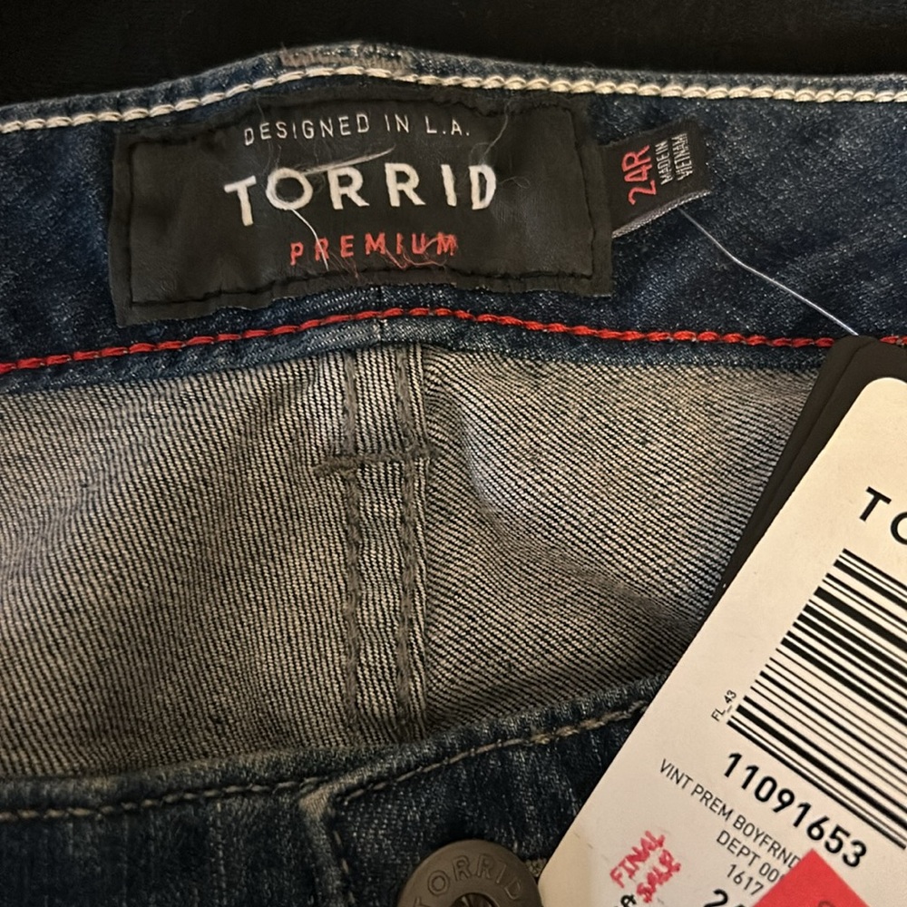 NWT Vintage Premium Boyfriend Jeans - Dark Wash with Beaded Embellishments - Picture 11 of 14